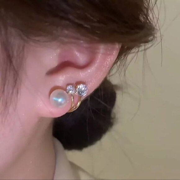 Gold Tone Faux Pearl Cute Stud Earrings - Picture 6 of 9